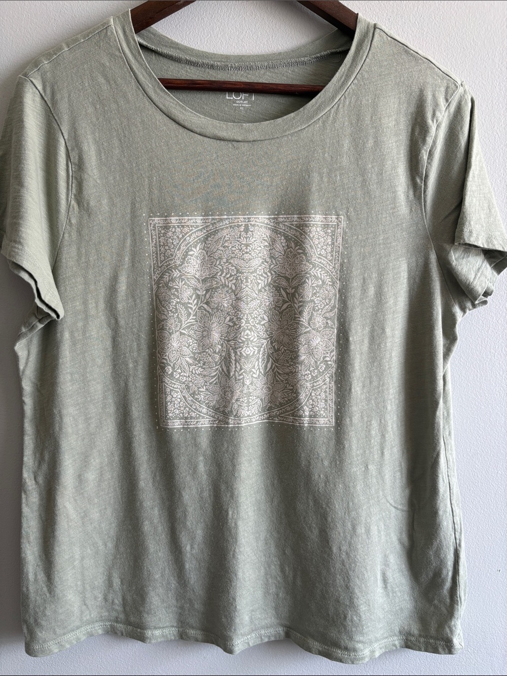 LOFT Outlet Sage Green Floral Medallion Graphic Tee XL